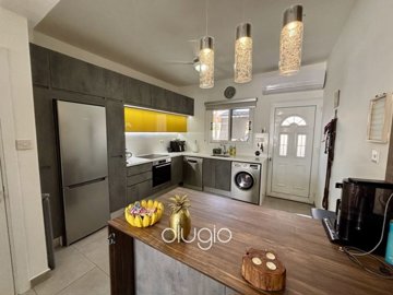 196808-town-house-for-sale-in-peyiafull