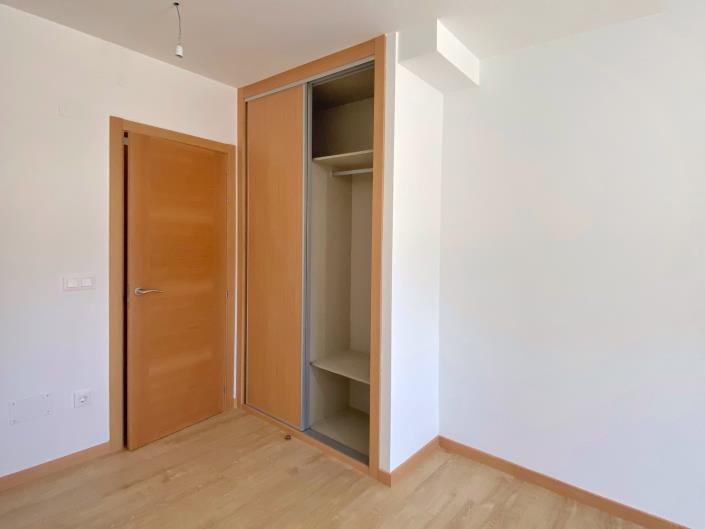 Image No.21-2 Bed Apartment for sale