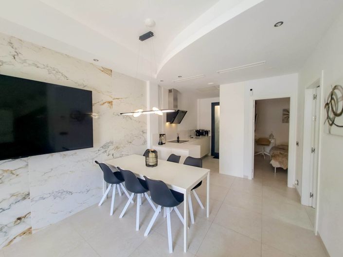 Image No.8-3 Bed Villa for sale