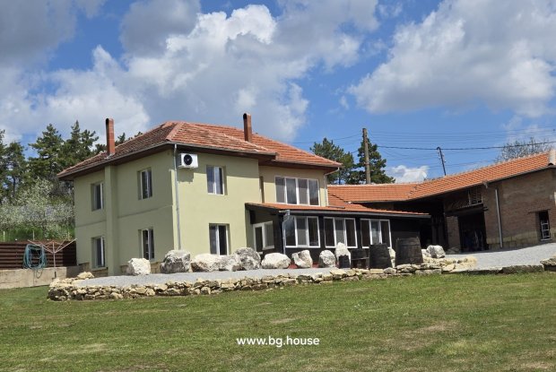 Image No.19-3 Bed House for sale