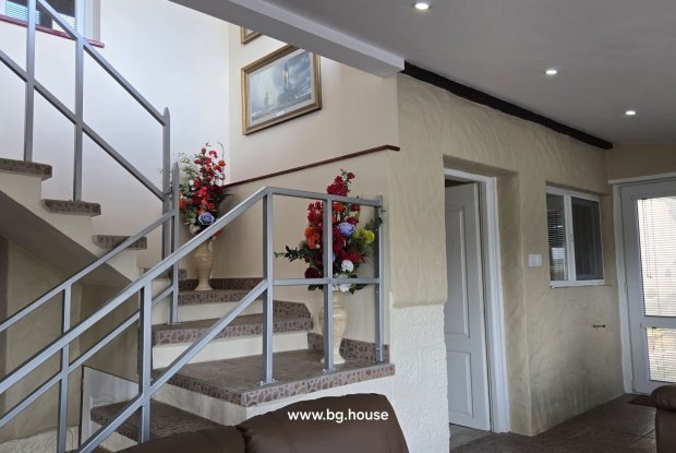 Image No.21-3 Bed House for sale