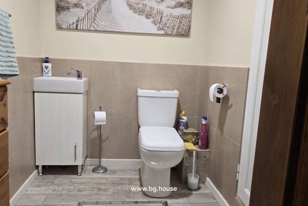 Image No.24-3 Bed House for sale