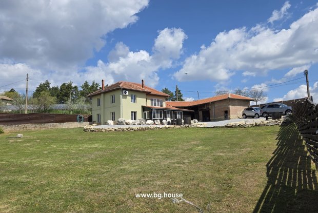 Image No.3-3 Bed House for sale