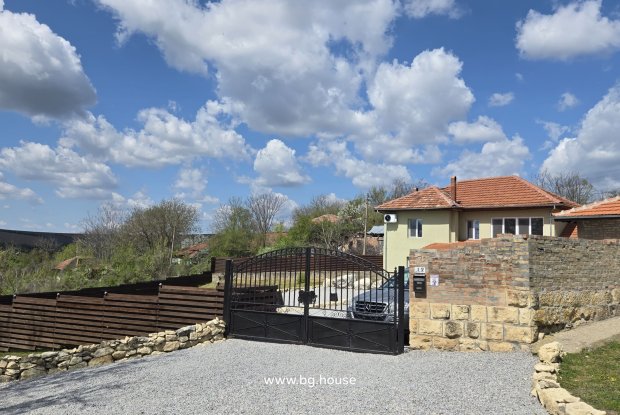 Image No.5-3 Bed House for sale