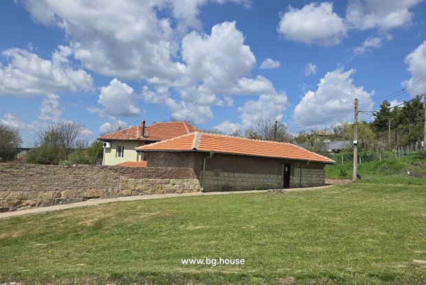 Image No.6-3 Bed House for sale