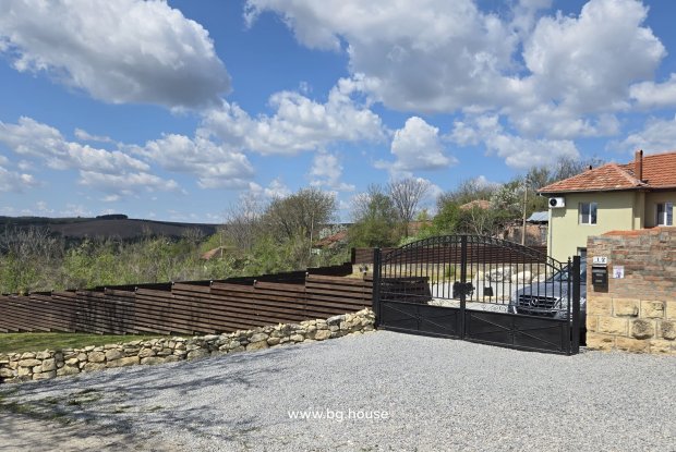 Image No.9-3 Bed House for sale
