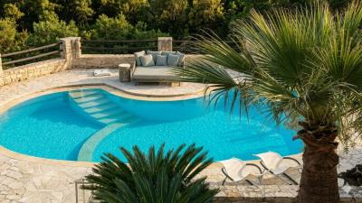 luxury-villa-with-pool2