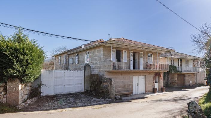 Image No.40-4 Bed Country House for sale