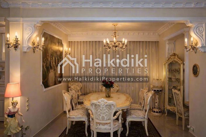 Image No.13-12 Bed Villa for sale