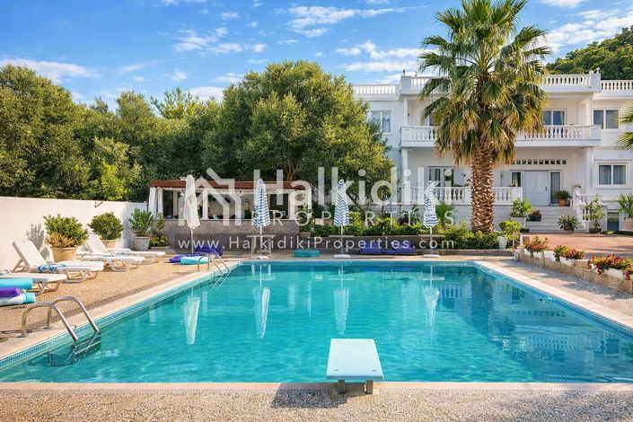 Image No.5-12 Bed Villa for sale