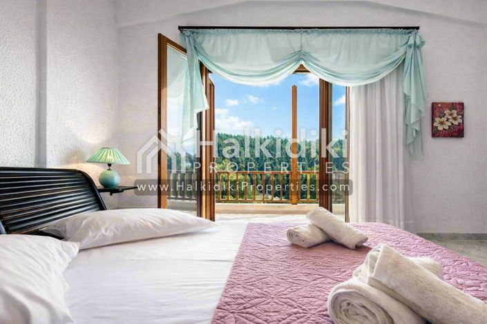 Image No.8-3 Bed Townhouse for sale