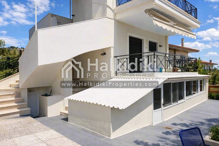Image No.18-3 Bed Townhouse for sale