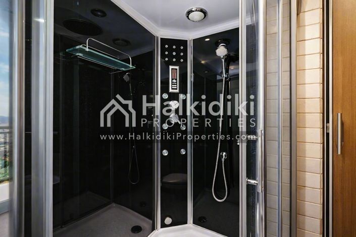 Image No.19-4 Bed Townhouse for sale
