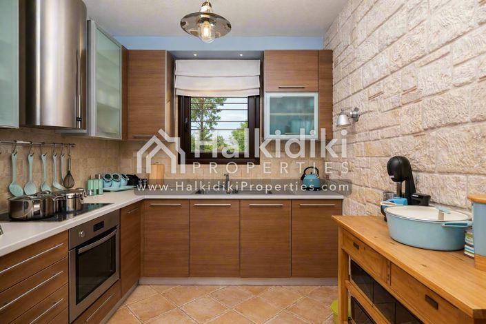 Image No.18-4 Bed Townhouse for sale