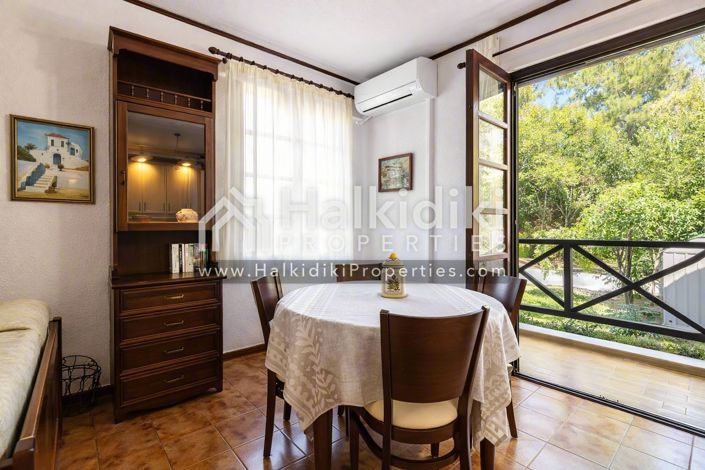 Image No.11-3 Bed Townhouse for sale