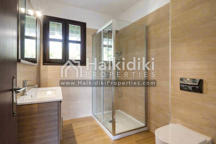 Image No.20-3 Bed Townhouse for sale