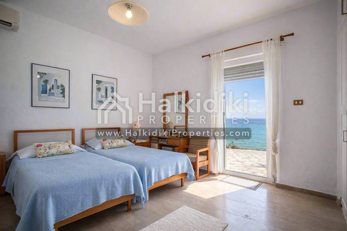 Image No.18-Villa for sale