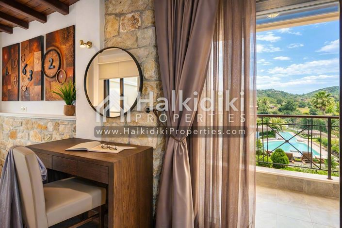 Image No.5-14 Bed Villa for sale