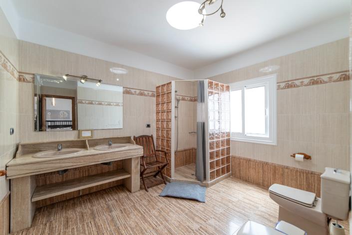 Image No.15-5 Bed Villa / Detached for sale