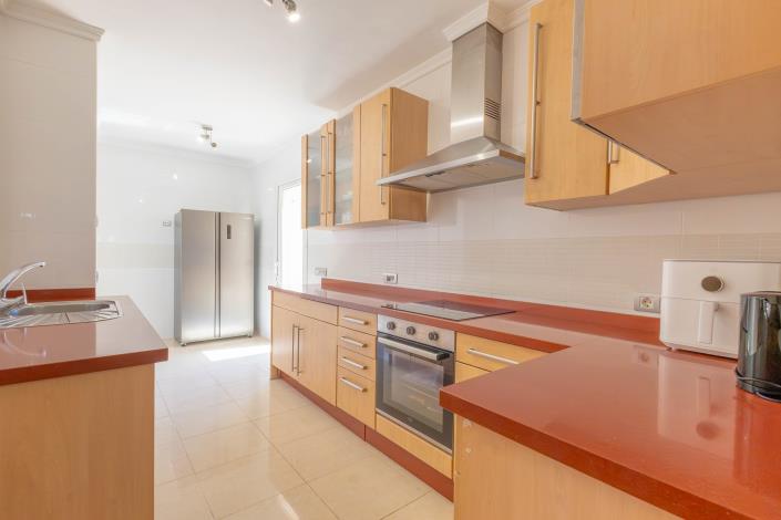 Image No.10-4 Bed Semi-Detached for sale