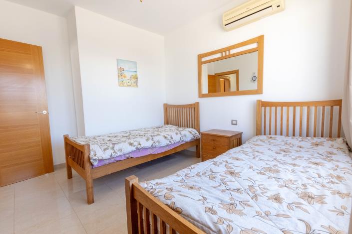 Image No.18-4 Bed Semi-Detached for sale