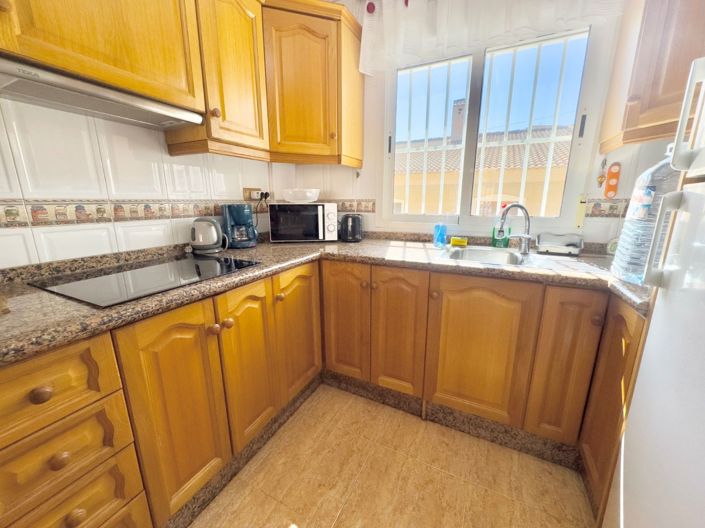 Image No.10-4 Bed House for sale