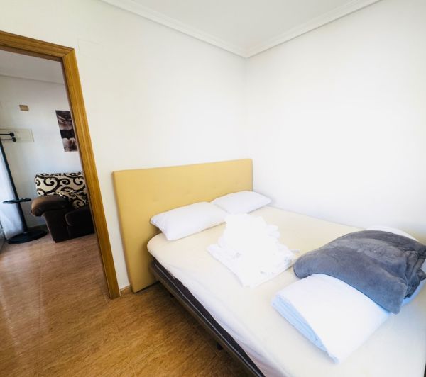Image No.21-4 Bed House for sale