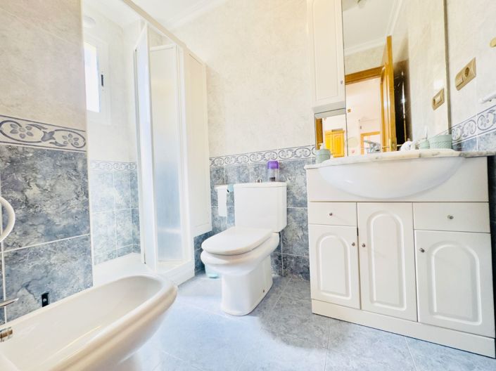 Image No.29-4 Bed House for sale