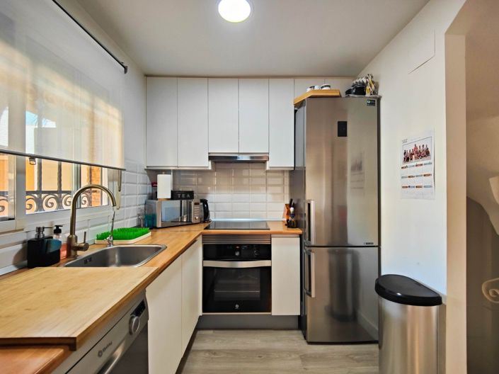 Image No.13-4 Bed House for sale