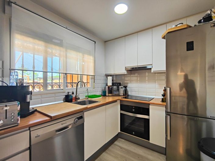 Image No.14-4 Bed House for sale