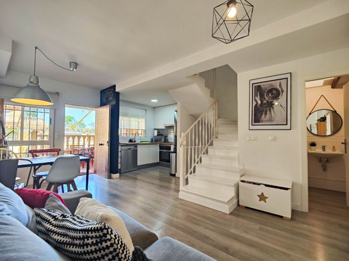 Image No.20-4 Bed House for sale