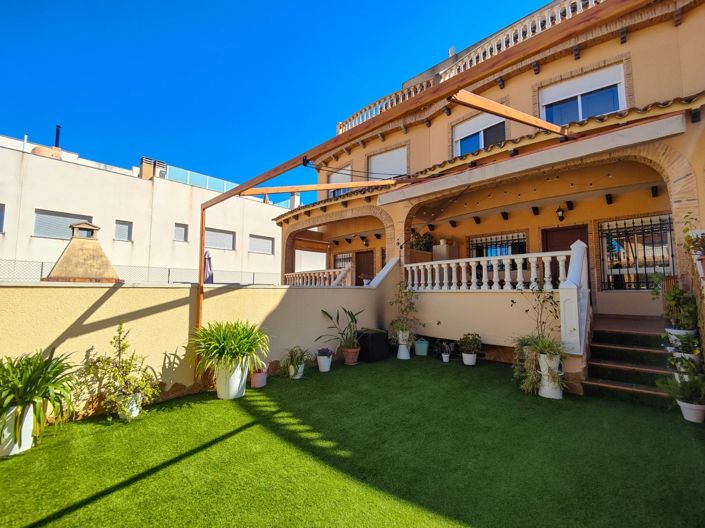 Image No.3-4 Bed House for sale