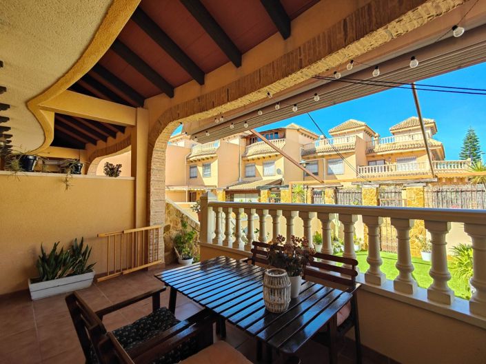 Image No.8-4 Bed House for sale