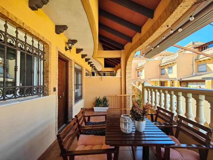Image No.9-4 Bed House for sale