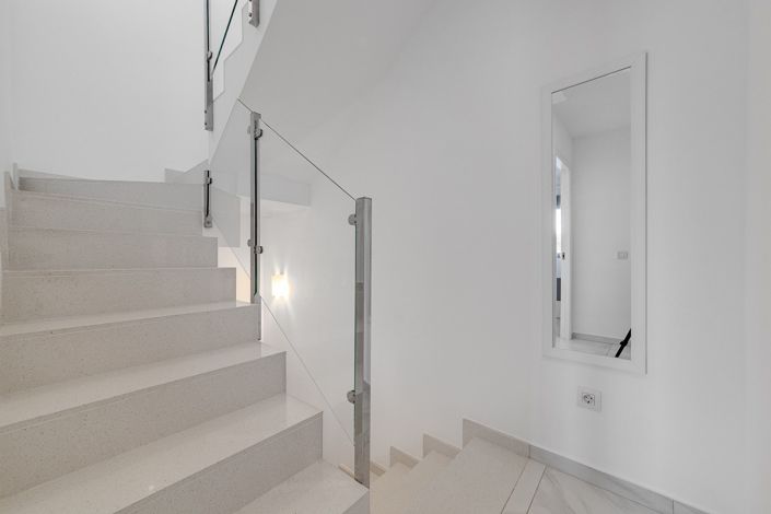 Image No.25-3 Bed House for sale