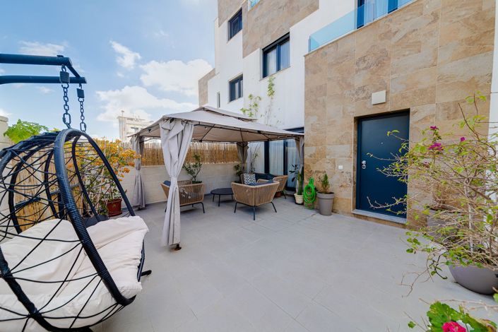 Image No.28-3 Bed House for sale