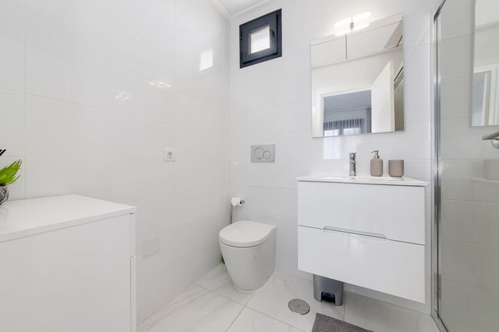 Image No.29-3 Bed House for sale