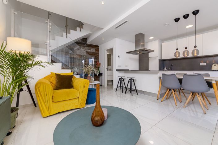 Image No.7-3 Bed House for sale