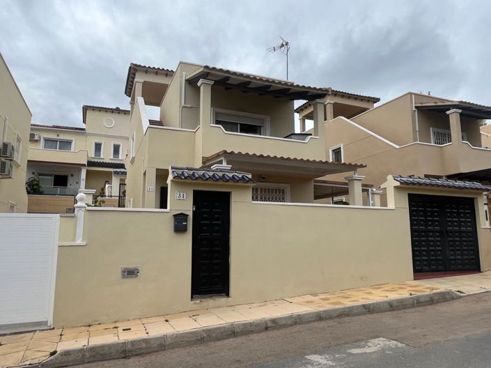 Image No.28-3 Bed Duplex for sale