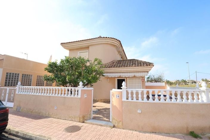 Image No.2-Villa de 3 chambres à vendre à Torrevieja