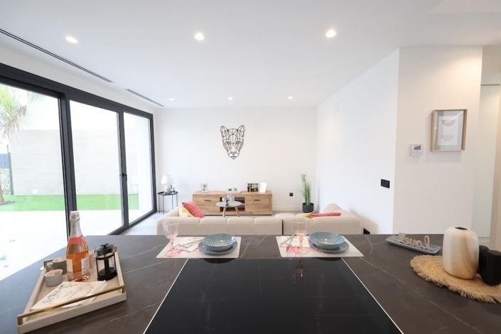 Image No.5-3 Bed Villa for sale