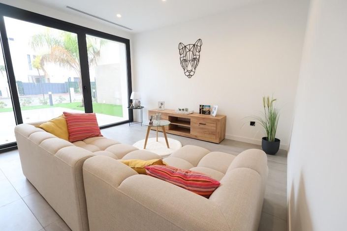 Image No.9-3 Bed Villa for sale