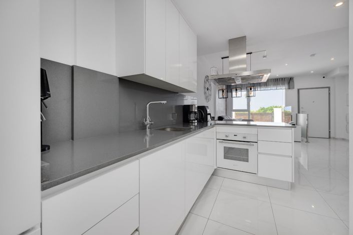 Image No.13-3 Bed House for sale