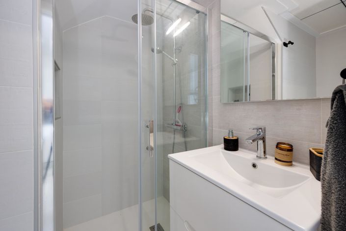 Image No.17-3 Bed House for sale