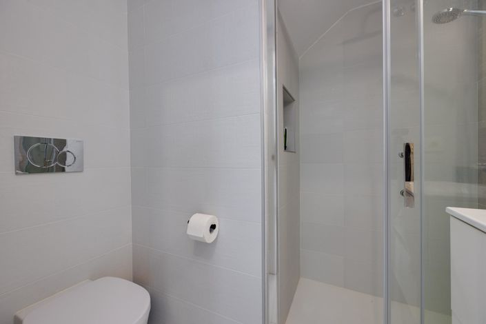 Image No.18-3 Bed House for sale