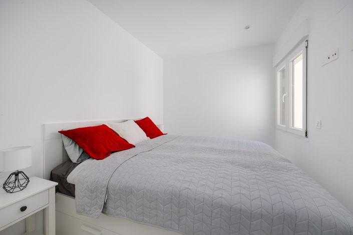 Image No.19-3 Bed House for sale