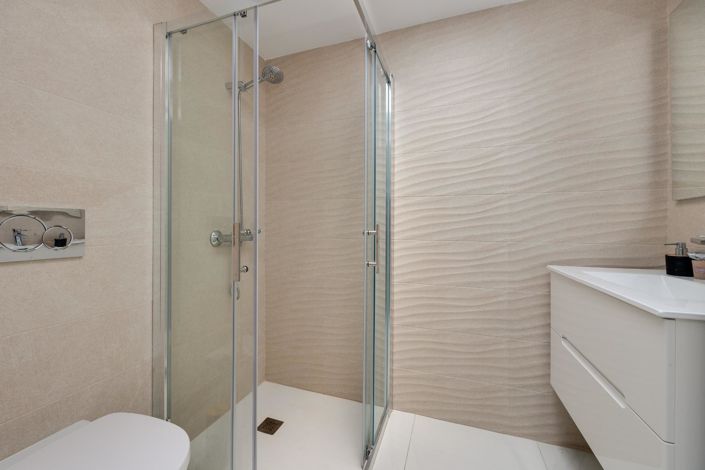 Image No.21-3 Bed House for sale