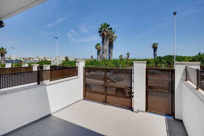 Image No.4-3 Bed House for sale