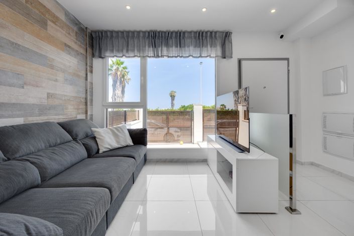 Image No.6-3 Bed House for sale