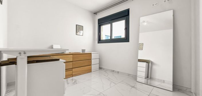 Image No.18-2 Bed Apartment for sale